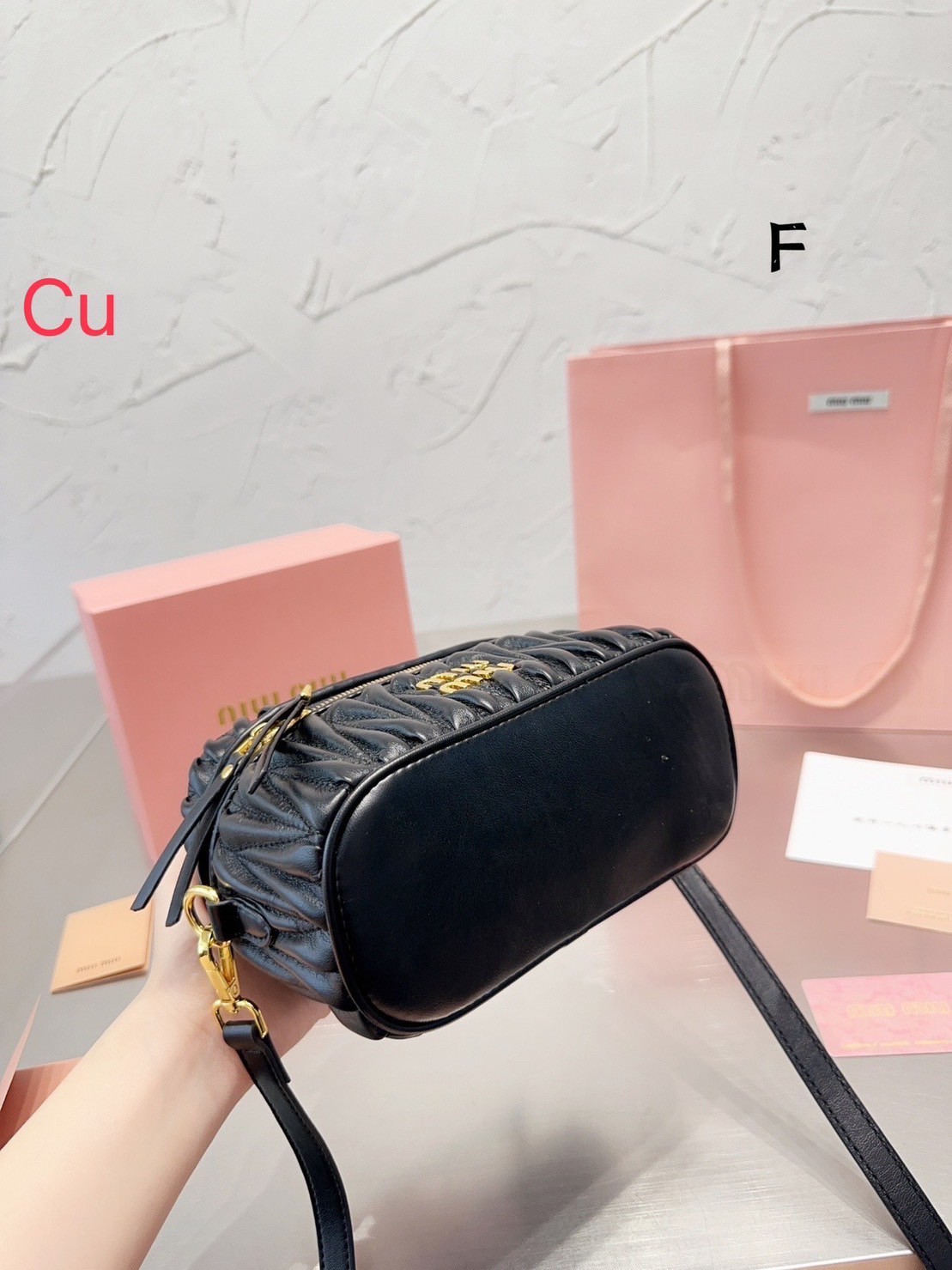 MIU MIU Matelasse nappa leather shoulder bag / MIU MIU BAG พร้อมส่ง 4 สี กระเป๋าสะพายทรงกล่อง ให้ความละมุม ลุคคุณหนูน่ารักสุดๆ คะ