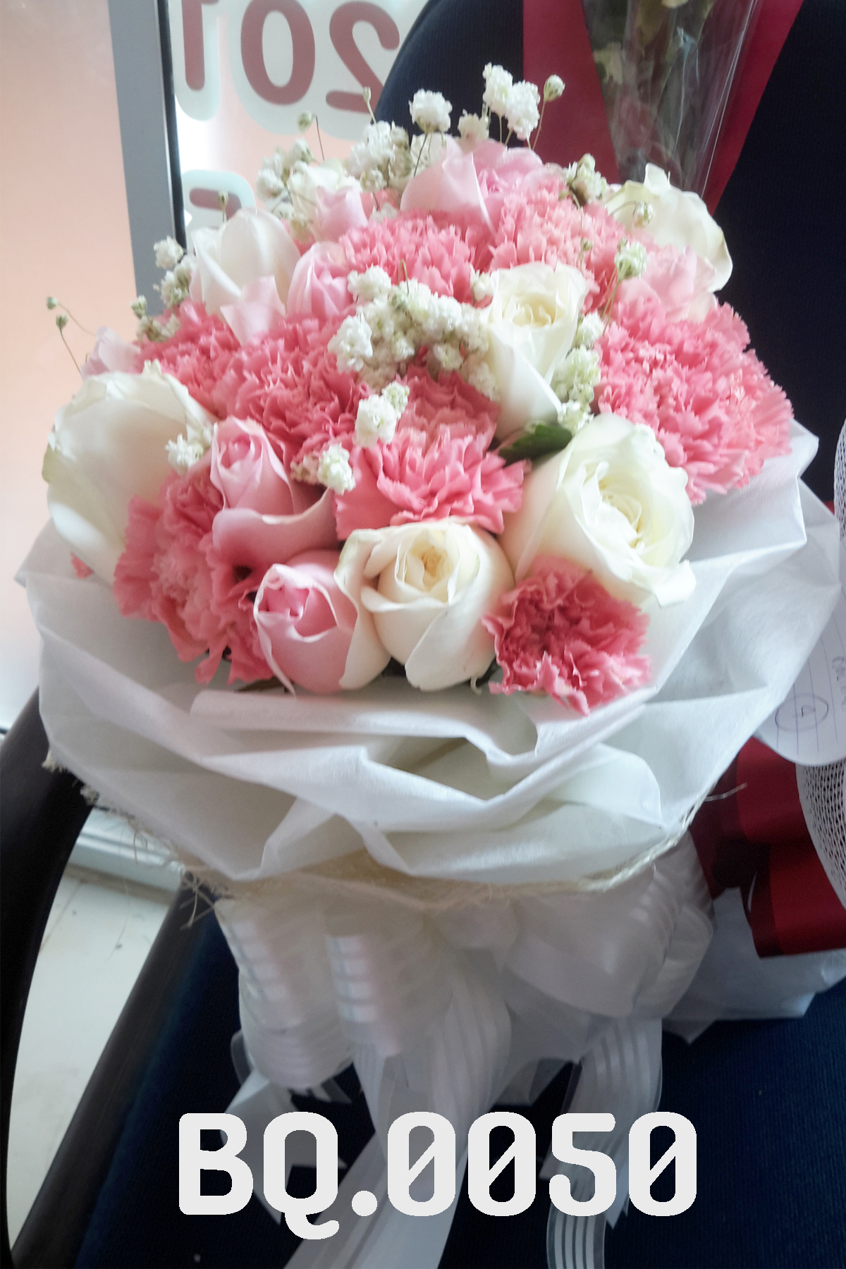 ช่อดอกไม้สีชมพูหวาน