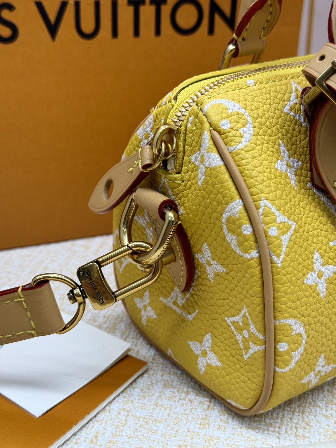 RUNWAY LV Nano Speedy P9 Bandoulière Soft Leather กระเป๋าสะพายสปีดี้รุ่นใหม่ไซส์มินิหรูหรา เกรดท็อปวีไอพี เกรดดีสุด 1:1 หนังแท้สวยงาม เก็บทุกรายละเอียด ใช้สลับแท้ ผ่านทุก ตม. ใช้งานต่างประเทศได้