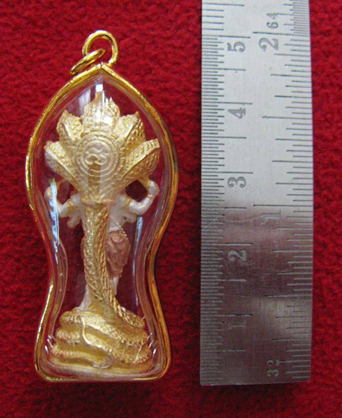 สินค้าหมดค่ะ องค์พระพิฆเนศปางนาคปรก เนื้อสามกษัตริย์เลี่ยมทองไมครอนพร้อมใบคาถาค่ะ