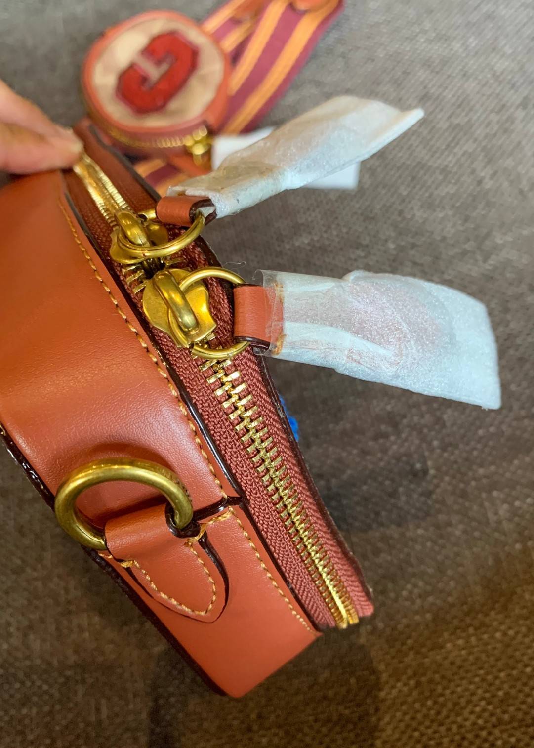 COACH CHARTER SLIM CROSSBODY IN SIGNATURE CANVAS WITH PATCHES ((C6744)) 📌พร้อมส่งที่ไทย สวยก่อนใครไปเลยยค่าา! 🌈จัดส่งพร้อมกระเป๋าพวงกุญแจแบรนด์แบบมีซิปอีกหนึ่งใบ กระเป๋าสะพายแบบครอสบอดี้ร์ หนังแท้สวย