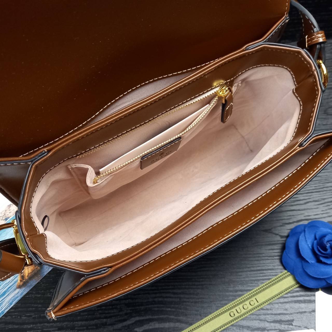 GUCCI HORSEBIT 1995 BAG / GG Supreme Shoulder 10" รุ่นฮิต คลาสสิค หรูหรา ใช้แล้วดูดีมีเสน่ห์ขึ้นทันที สายยาวคล้องบ่าได้ ปรับยาวคลอสบอดี้ได้ หนังแคนวาส สล้บหนังแท้