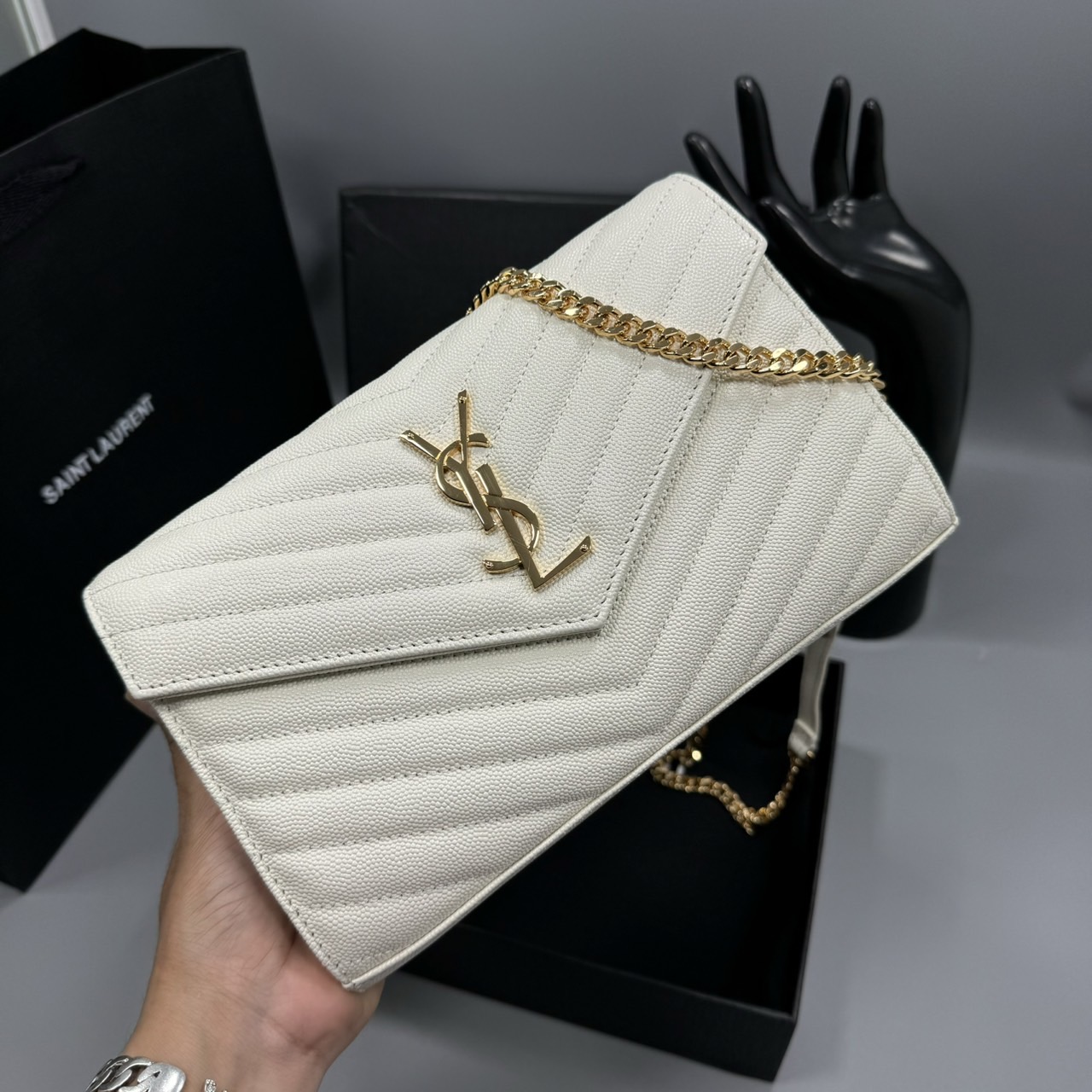 YSL Woc 9 Wallet on chain / YSL Clutch Bag 9" กระเป๋าสะพายรุ่นยอดนิยม เกรดหนังคาเวียร์สวยเต็มใบ เกรดออริ 1:1 ใช้งานต่างประเทศได้