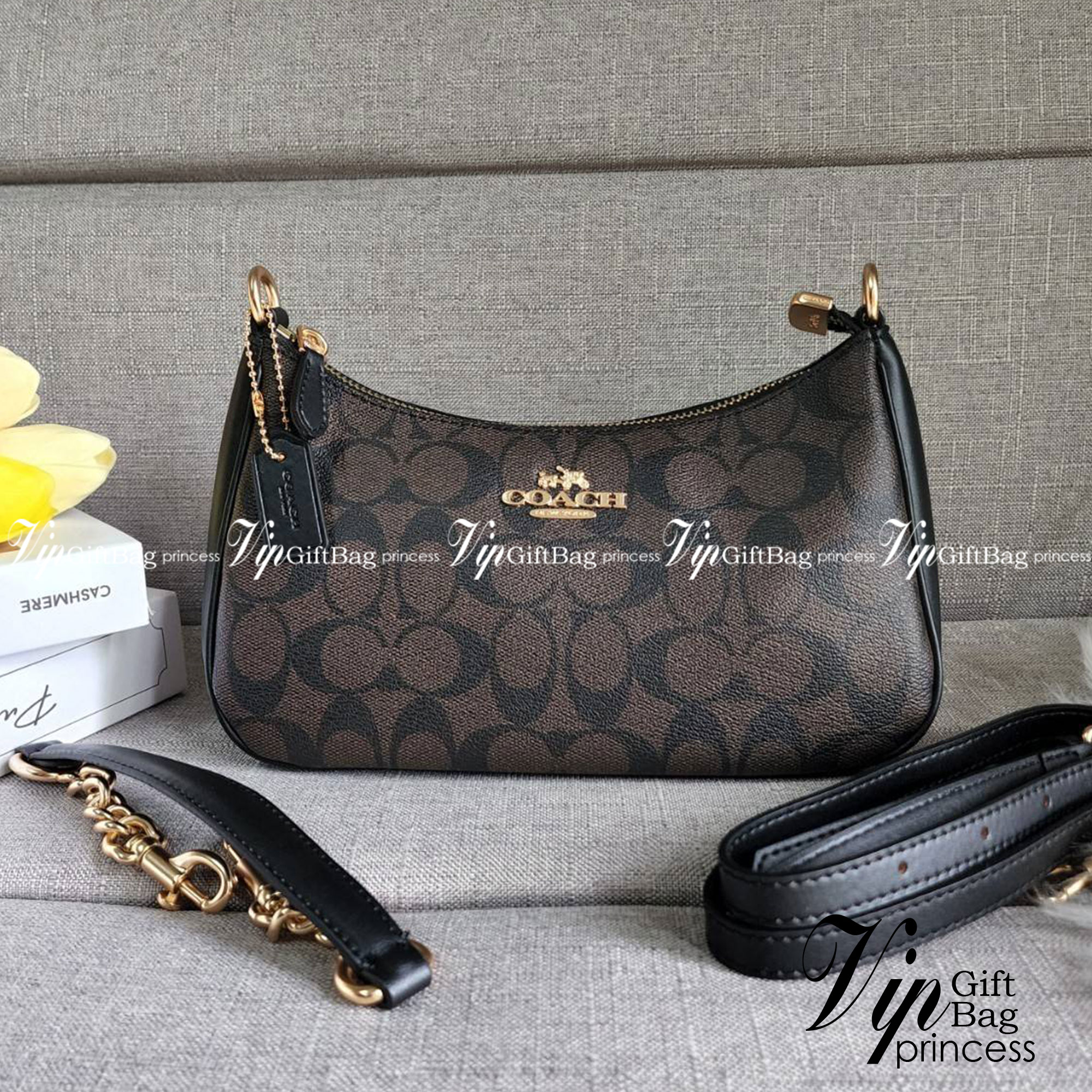 พร้อมส่งครบสี สวยทุกสีเลยค่า😘 ((CA173//CA209//CA548)) COACH TERI SHOULDER BAG 🔹กระเป๋าทรงพอช ในรูปแบบหนังแท้ หนังนิ่มสวยมากค่ะ