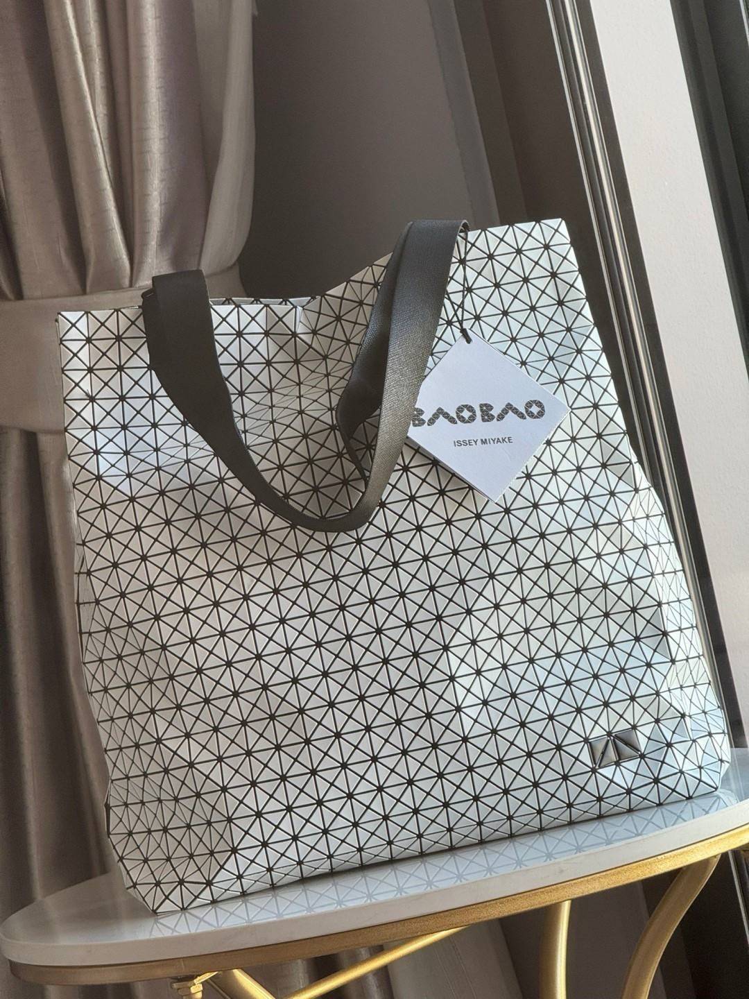 พร้อมส่ง 5 สี Baobao Issey Miyake Cart S geometric tote bag กระเป๋าถือทรงโท้ทลายเรขาคณิต 🧡 เกรดออริจินอล 1:1 สลับแท้ ใช้งานต่างประเทศได้
