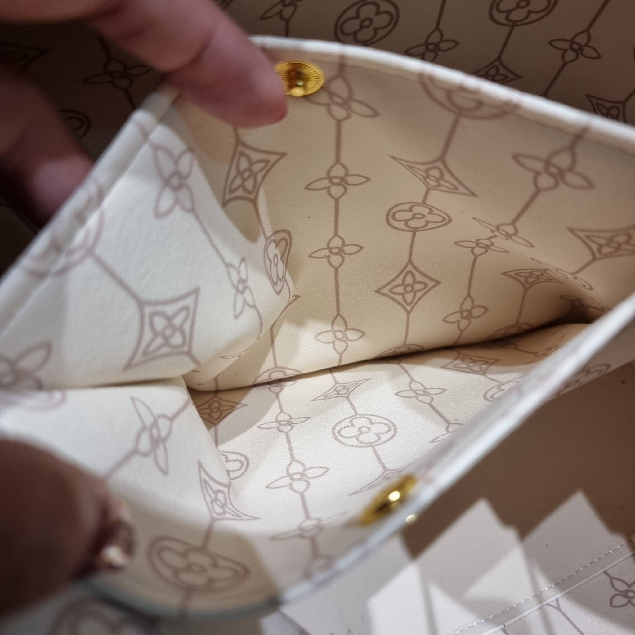 LV Neonoe MM Damier Azur New Spring Collection - Nautical อีกหนึ่งรุ่นท็อปฮิต กับดีไซน์ใหม่ต้อนรับฤดูร้อน กับกระเป๋าสะพายทรงบัคเก็ตใบใหญ่