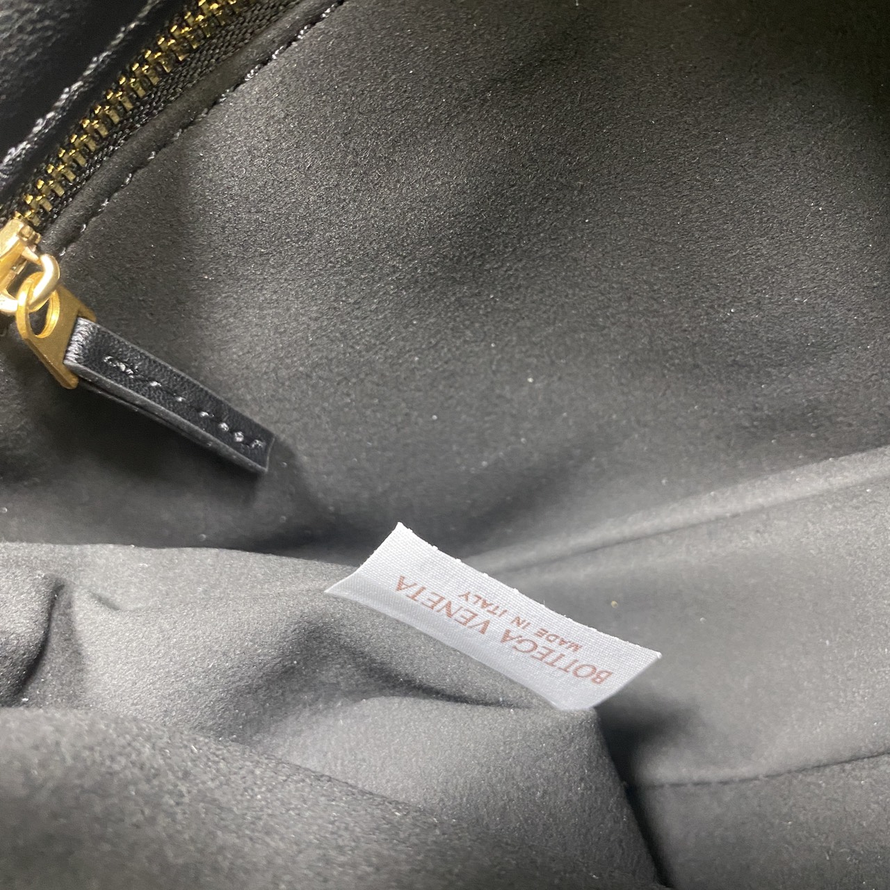 ORI หนังแท้ | Bottega Veneta Liberta Bag / BV Crossbody Bag กระเป๋าสะพายสุดชิค ดีไซน์เรียบหรูโดดเด่น 🤍 เกรดออริจินอล หนังแท้