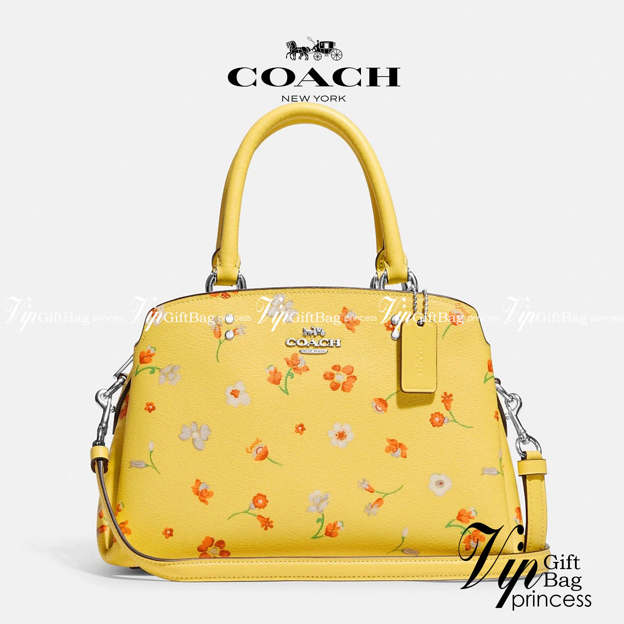 COACH C8216 MINI LILLIE CARRYALL WITH MYSTICAL FLORAL PRINT สีใหม่ล่าสุด กับรุ่นที่สุดของความขายดี คอลยอดฮิตในลวดลายสุดชิค กระเป๋าสะพายทรงสวย ที่ดีไซน์ออกมาให้ใช้งานง่าย สะดวก สวย หรู ดูดี!! วัสดุหนังแคนวาสเคลือบลาย มาพร้อมสายสะพายข้างและหูจับในตัว ถอดออก