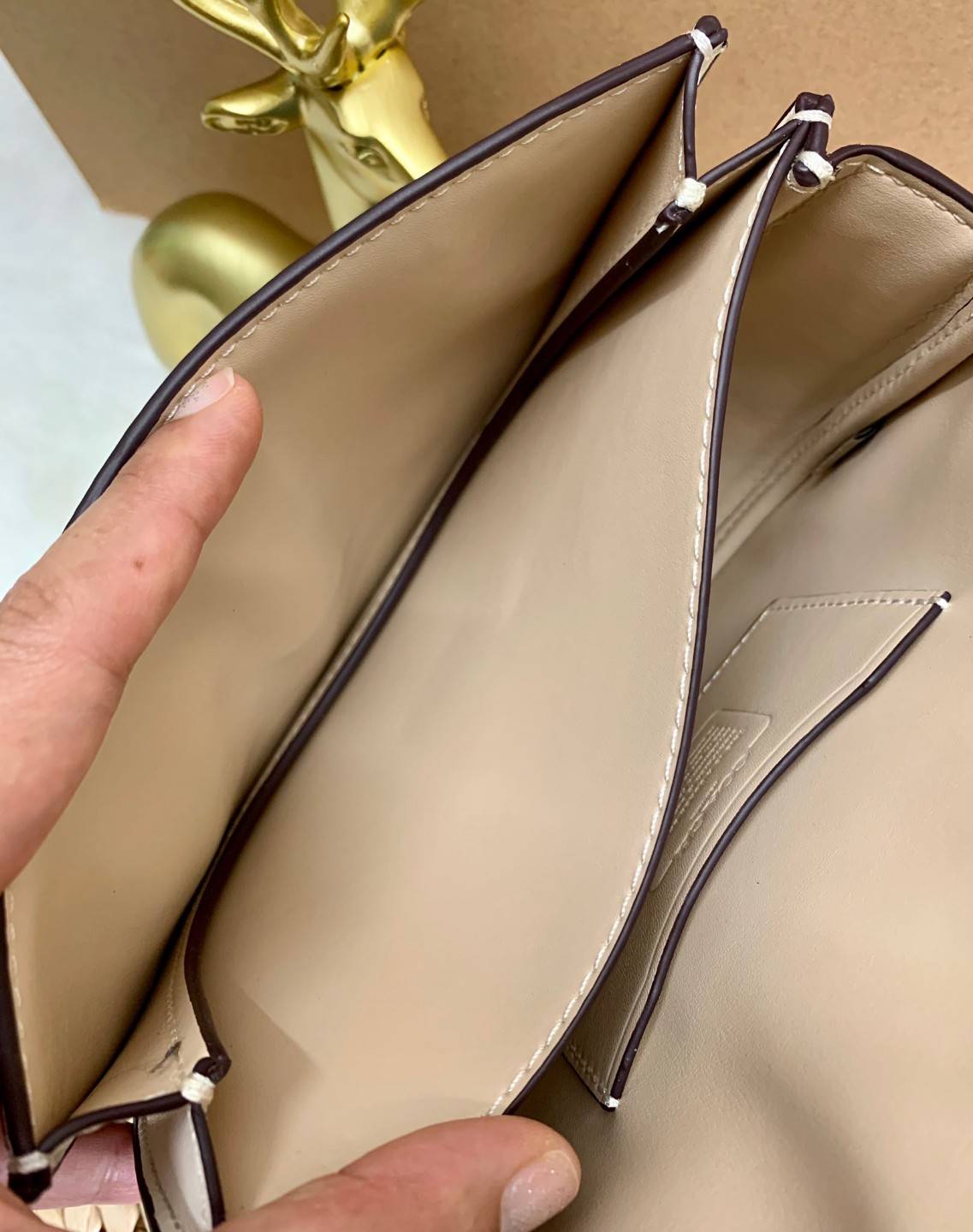 COACH ALIE SADDLE BAG IN SIGNATURE JACQUARD (C4694//C3464) New item!! กระเป๋าสะพายทรง saddle ดีไซน์วินเทจย้อนยุค แฝงความหรูในตัวด้วยอะไหล่สีทองเหลือง โดดเด่นไม่ซ้ำใครแน่นอน วัสดุผ้า jacquard สลับหนังแท้ ภายในเป็นช่องโล่ง มาพร้อมสายสะพายครอสบอดี้ ที่สามารถ