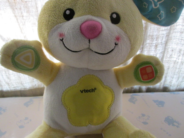 VTech Day and Night Cuddle Bunny ตุ๊กตามีเสียง พูดได้ สอนภาษามือสอง