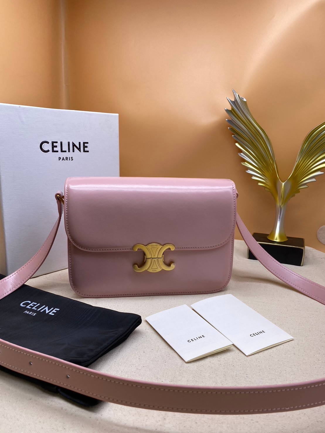 MEDIUM 22cm : CELINE CLASSIQUE TRIOMPHE BAG IN SHINY CALFSKIN / Celine Triomphe Bag / Celine Bag พร้อมส่ง 10 สี เกรดออริ 1:1 กระเป๋าแบรนด์หรูที่ควรมีแห่งปี