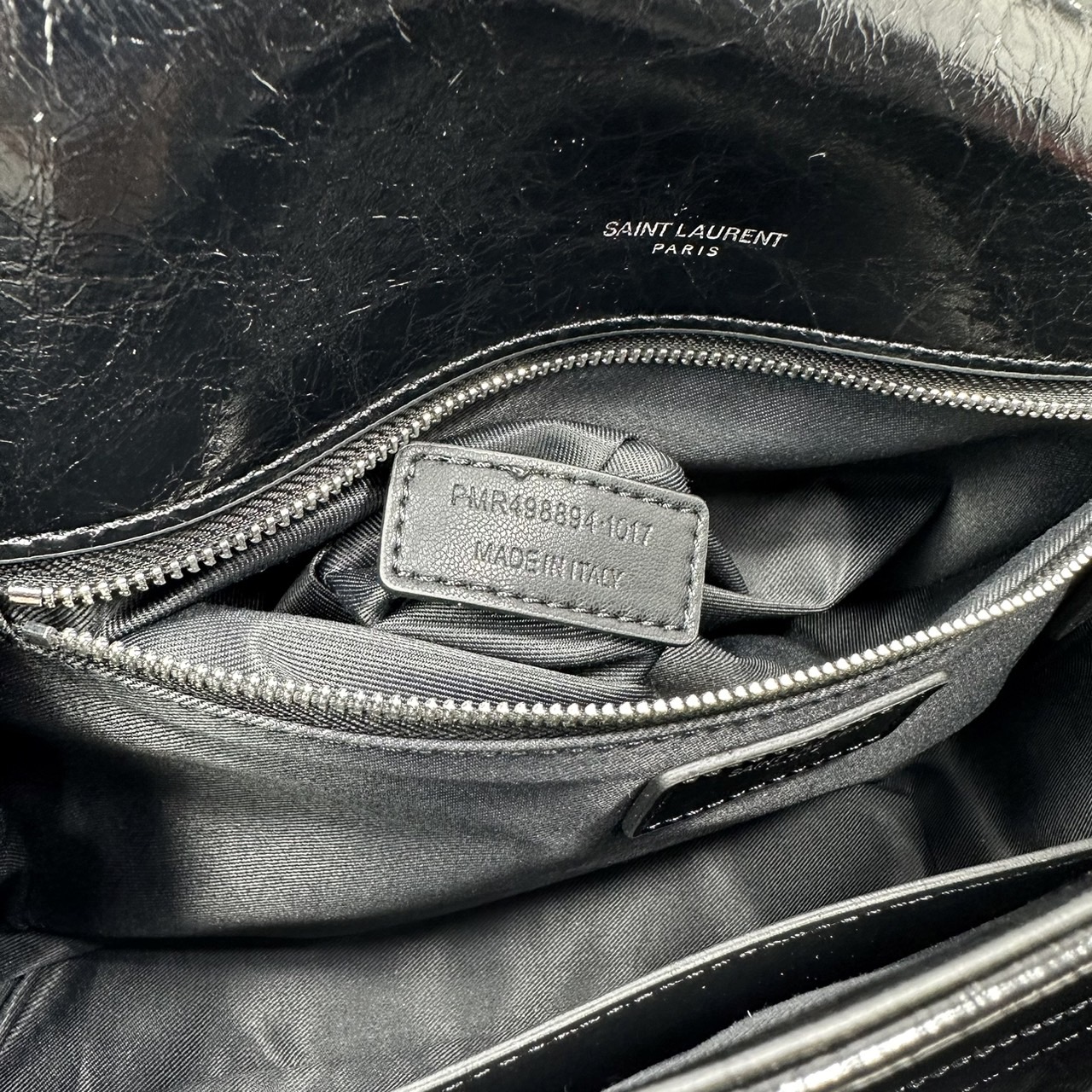 medium YSL Niki shoulder bag 11" กระเป๋าสะพายทรงคลาสสิค รุ่นยอดนิยมของแบรนด์ที่ใครๆก็ต้องมีใช้ ดีไซน์เรียบหรู