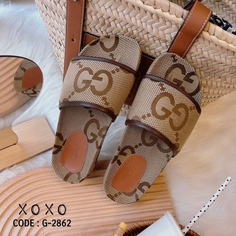 GUCCI รองเท้าแตะ GG jumbo ลายผ้าแบรนด์ นุ่ม ใส่สบ่ย กระชับ น้ำหยักเบา แมทส์ชุดง่าย