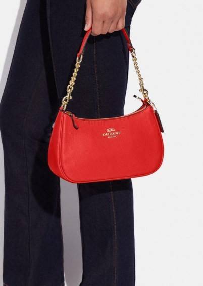 พร้อมส่งครบสี สวยทุกสีเลยค่า😘 ((CA173//CA209//CA548)) COACH TERI SHOULDER BAG 🔹กระเป๋าทรงพอช ในรูปแบบหนังแท้ หนังนิ่มสวยมากค่ะ