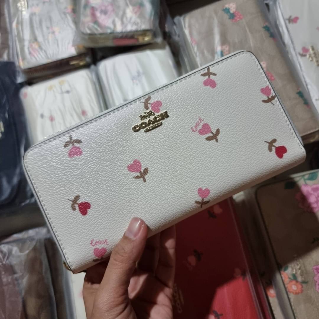 OUTLET 】COACH ACCORDION ZIP WALLET IN SIGNATURE CANVAS F86093 C3287 F98126 กระเป๋าสตางค์ใบยาว น่ารักน่าใช้