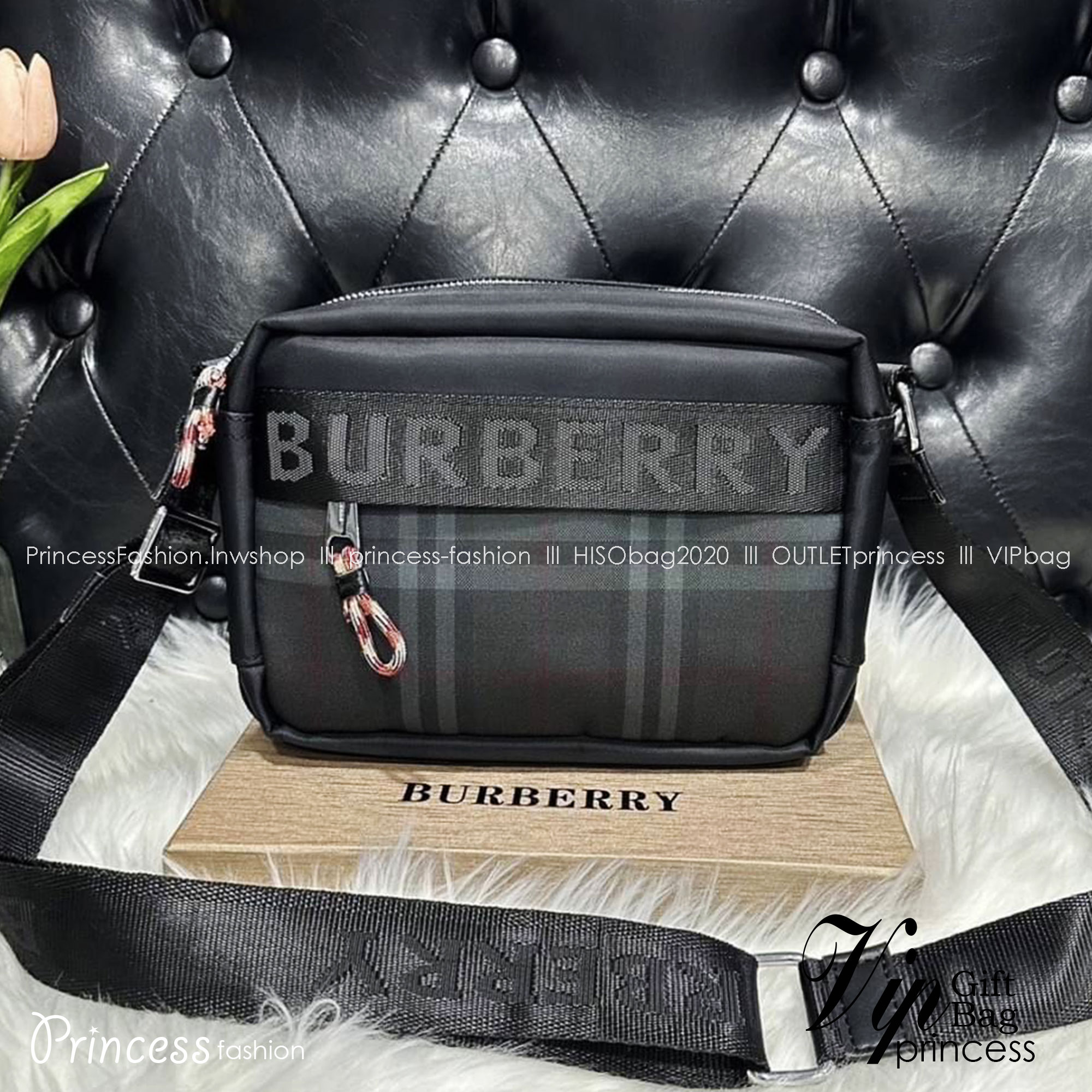 Burberry Positively Conscious logo crossbody bag / BURBERRY FRAGRANCES CROSSBODY BAG 9" วัสดุ Nylon Canvas ทรงเหลี่ยมน้ำหนักเบามีโลโก้แบรนด์คาดด้านหน้า