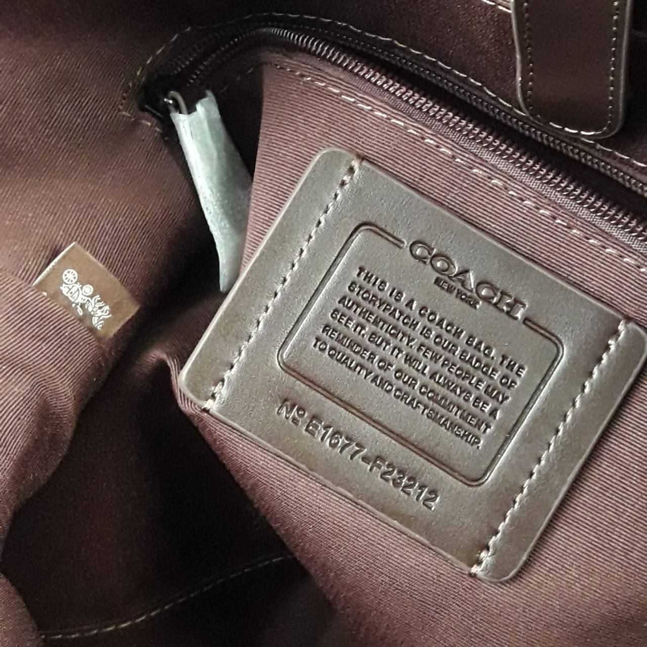 COACH BOND BRIEF IN SIGNATURE CANVAS (COACH F23212)🍁 หนุมๆสาวๆ สาวก Unisex พลาดไม่ได้เลย ลุยงานได้จริง รุ่นนี้เลย//วัสดุแคนวาส ผสมกับหนังแท้ คุณภาพ ทนทาน หนาแน่น ใส่เอกสาร ใส่โน๊ตบุ๊ค ลุยงานได้แบบ Real life จริงๆ ฟังก์ชั่นครบมาก >>มีสายสะพาย