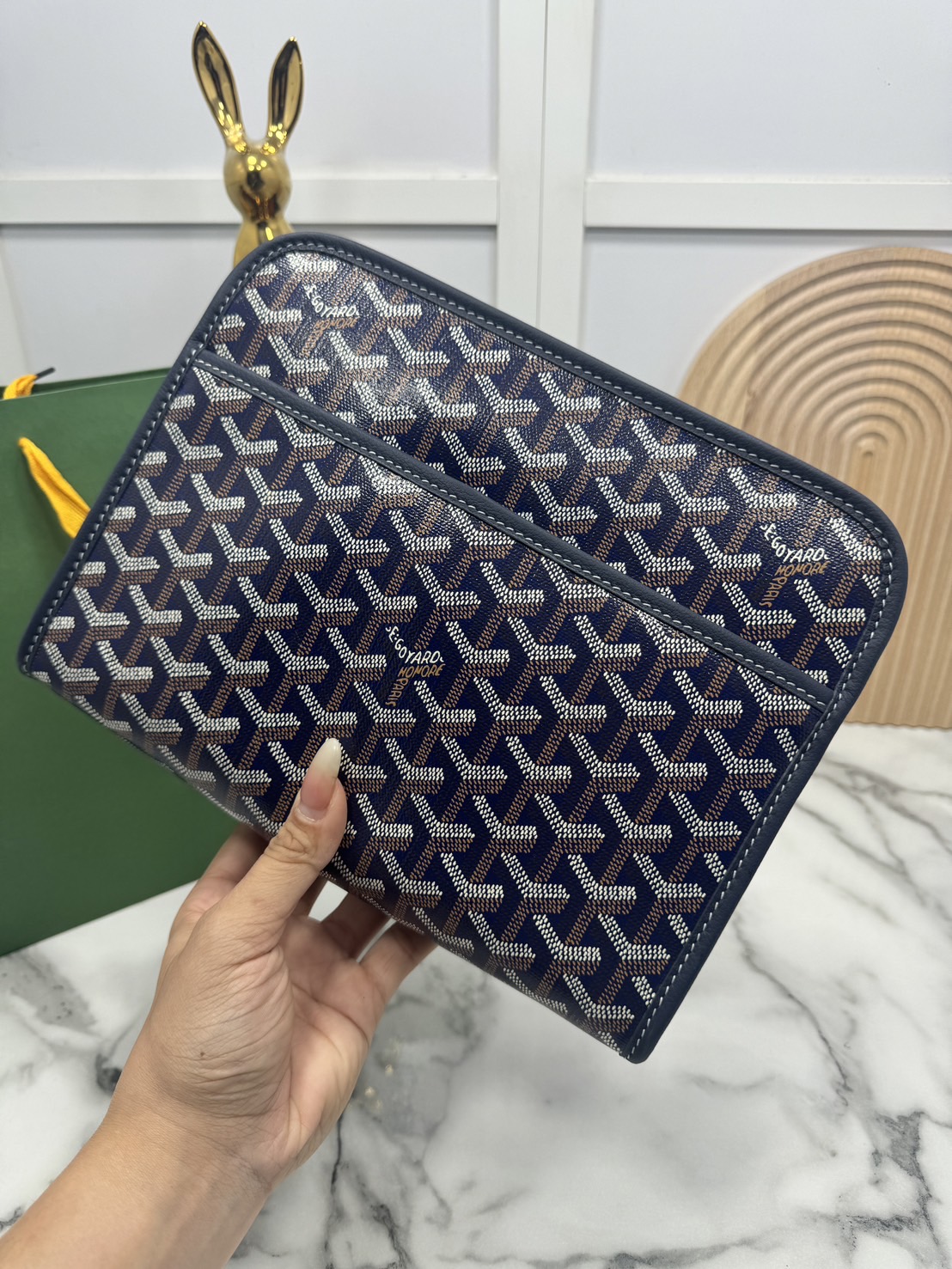 ORI หนังแท้ | Goyard Jouvence MM Toiletry Bag / Goyard Clutch bag กระเป๋าทรงคลัชกะทัดรัด เหมาะสำหรับการเก็บของในแนวตั้งและป้องกันการหกหรือรั่วไหล แคนวาสทำความสะอาดง่าย