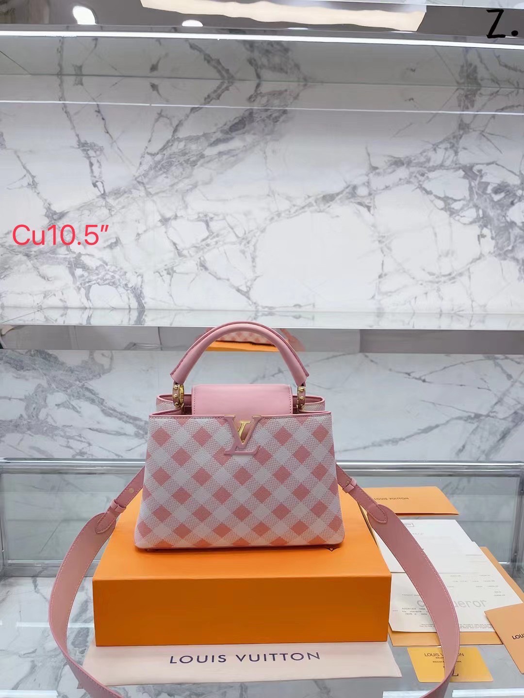 LV Capucines BB Vichy handbag / LV Bag พร้อมส่ง กระเป๋าถือสุดหรู ดีไซน์ทรงคลาสสิค ดีงามม้ากกกก!! มาพร้อมหูจับในตัว **ราคาพิเศษสุดคุ้ม งานสวยเกินราคา