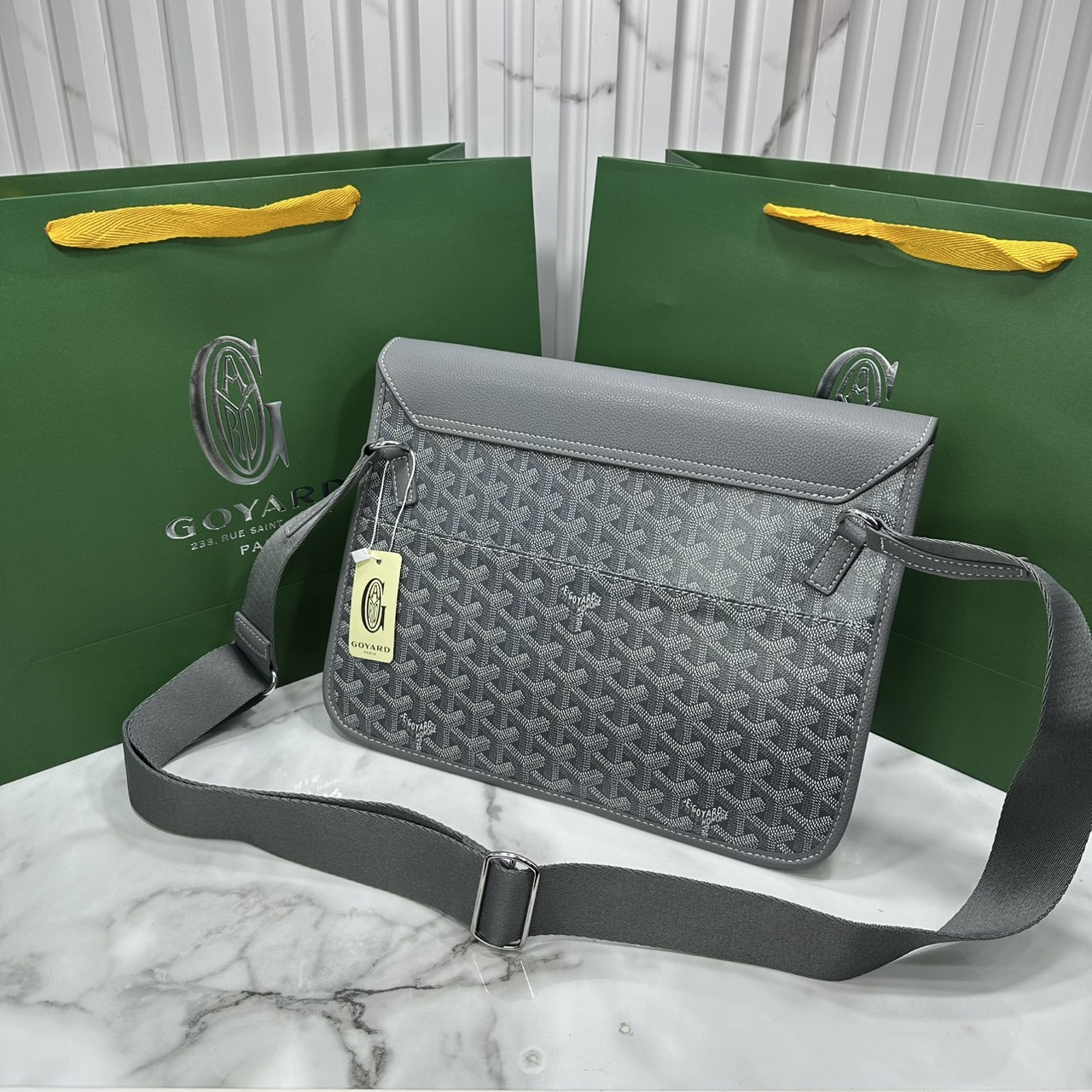 ORI หนังแท้ | Goyard Coursier Messenger bag กระเป๋าแมสเซ็นเจอร์ดีไซน์ใหม่ กะทัดรัดใช้งานได้อย่างคล่องตัว เหมาะมากสำหรับสายสปอร์ต ที่สุดของความหรูตอบโจทย์การใช้งาน ใบจริงสวยงามตามรูปค่ะ