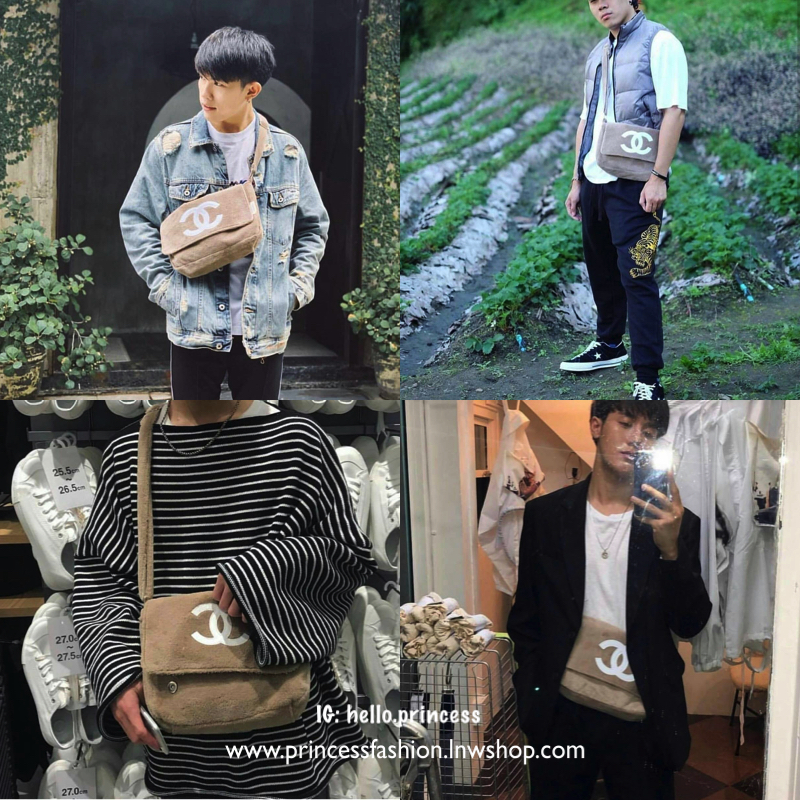 Chanel Beaute Crossbody Bag กระเป๋าถือหรือสะพายพรีเมี่ยมของเเท้จาก Chanel Cosmetic Counter VIP Gift รุ่นแนะนำวัสดุขนวูฟหนานุ่มตัดโลโก้แบรนด์หนังแก้วสวยโดดเด่น น้ำหนักเบา เปิดปิดด้วยฝาปิดกระดุมแม่เหล็ก ใบใหญ่กำลังดีใส่ ipad กระเป๋าสตางค์ใบยาว iphone เครื่อ