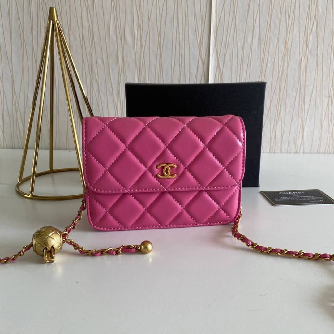 VIP GIFT 】หนังแกะแท้ CHANEL lambskin small shoulder bag with chain เรียบหรู ดูดี ดีไซน์สุดคลาสสิค ใช้ออกงานได้เลย มีสายโซ่อะไหล่ทองรมควันอย่างลงตัว ไอเท็มแนะนำพร้อมส่งที่ไทยราคาสุดคุ้มห้ามพลาดค่ะ!