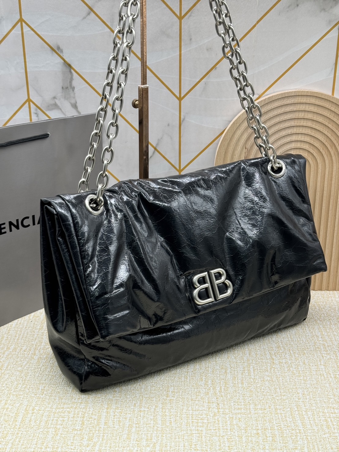 Balenciaga MONACO MEDIUM CHAIN BAG IN BLACK 35cm กระเป๋าทรงโท้ทใบใหญ่ งานหนังยับสวยเต็มใบ เกรดออริ สลับแท้ 1:1 ใช้งานต่างประเทศได้