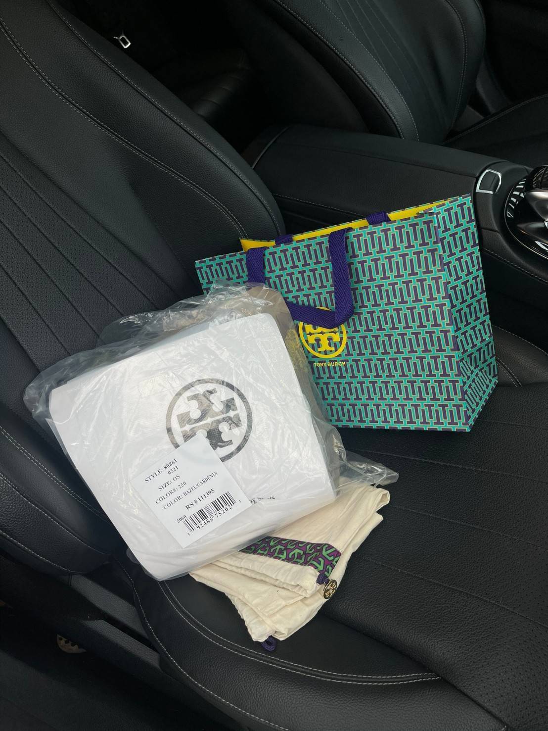 ของแท้ 💯% Tory burch t monogram jacquard embroidered bucket รุ่นใหม่ล่าสุดจาก TORY BURCH ครั้งแรกกับโมโนแกรม ที่ได้รับแรงบันดาลใจมาจากโลโก้สุดคลาสสิก