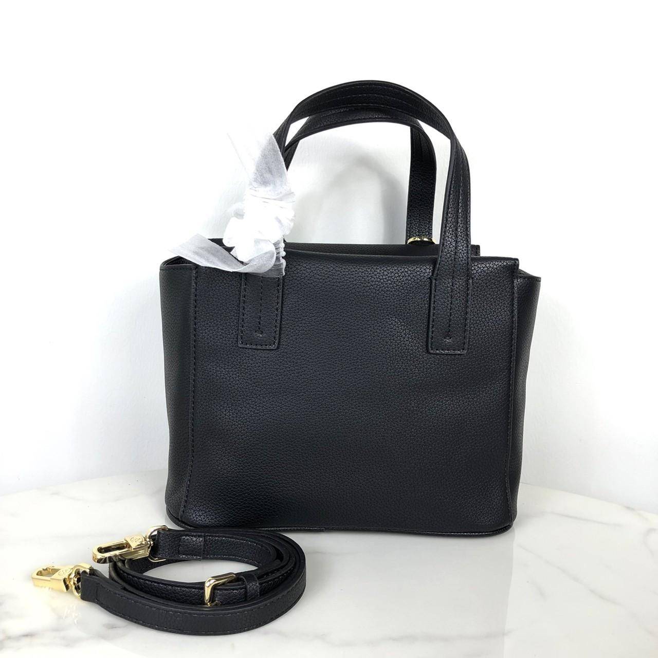 TORY BURCH Handbag / TORY BURCH shoulder bag พร้อมส่งที่ไทย กระเป๋าถือ หรือสะพาย TORY BURCH เปิด - ปิดกระเป๋าด้วยซิป ด้านในมีช่องซิป 1 ช่อง ช่องใส่ของ 1 ช่อง หูจับสูง 12 cm มาพร้อมสายสะพายยาว สามารถถอดและปรับได้ 3 ระดับค่ะ