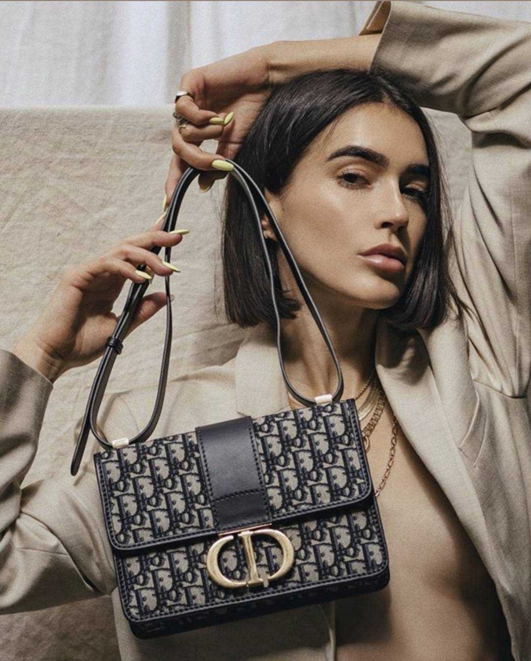 CD 30 MONTAIGNE BAG กระเป๋าสะพายข้างสุดฮอต ที่สาวๆต้องไม่พลาด ทรงสวยมีกิมมิคในตัว ดูแพง เกรดออริ 1:1 ใช้งานต่างประเทศได้