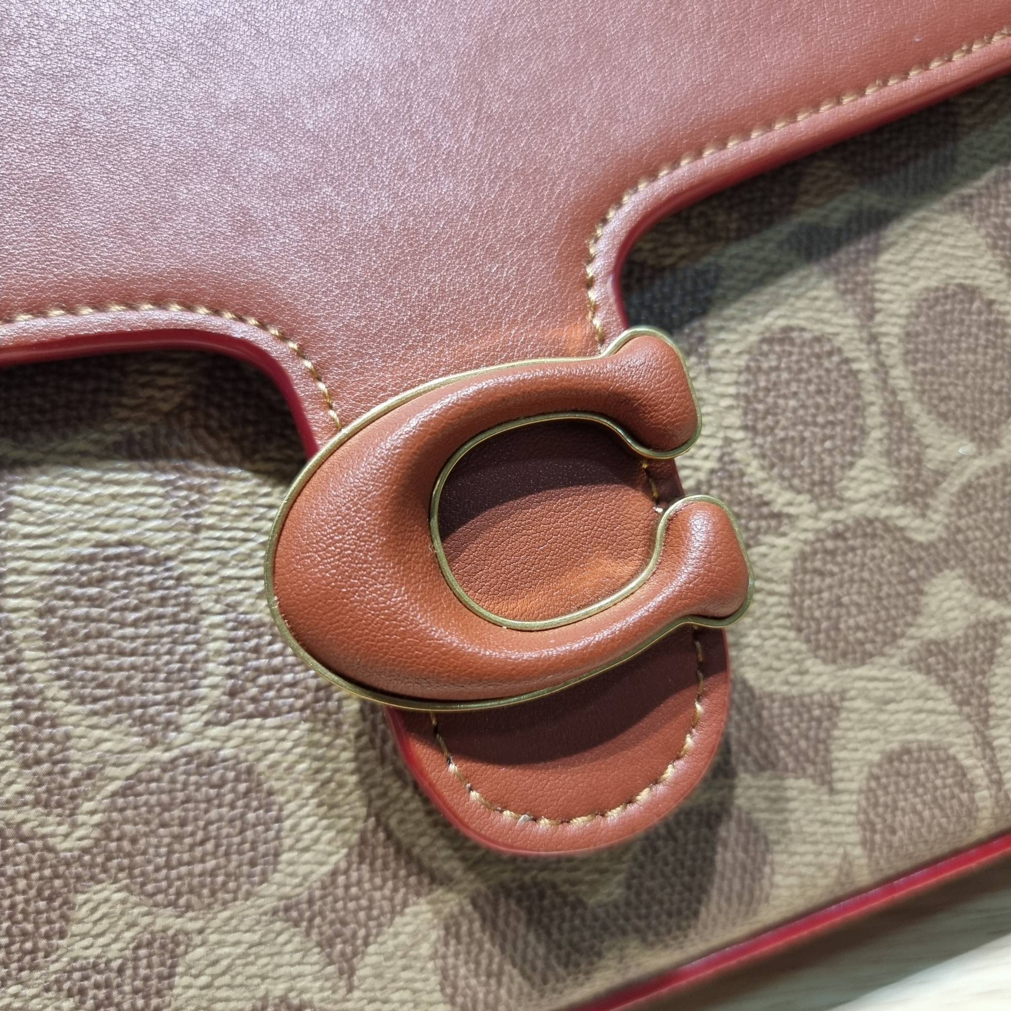 COACH CH798 TABBY BOX BAG IN SIGNATURE CANVAS ดีไซน์ใหม่ปี 2023 กับกระเป๋าสะพายมัลติฟังก์ชั่น ครบครัน ใช้งานได้หลากหลาย สวยคมชัด คลาสสิคใช้ได้ทุกลุค