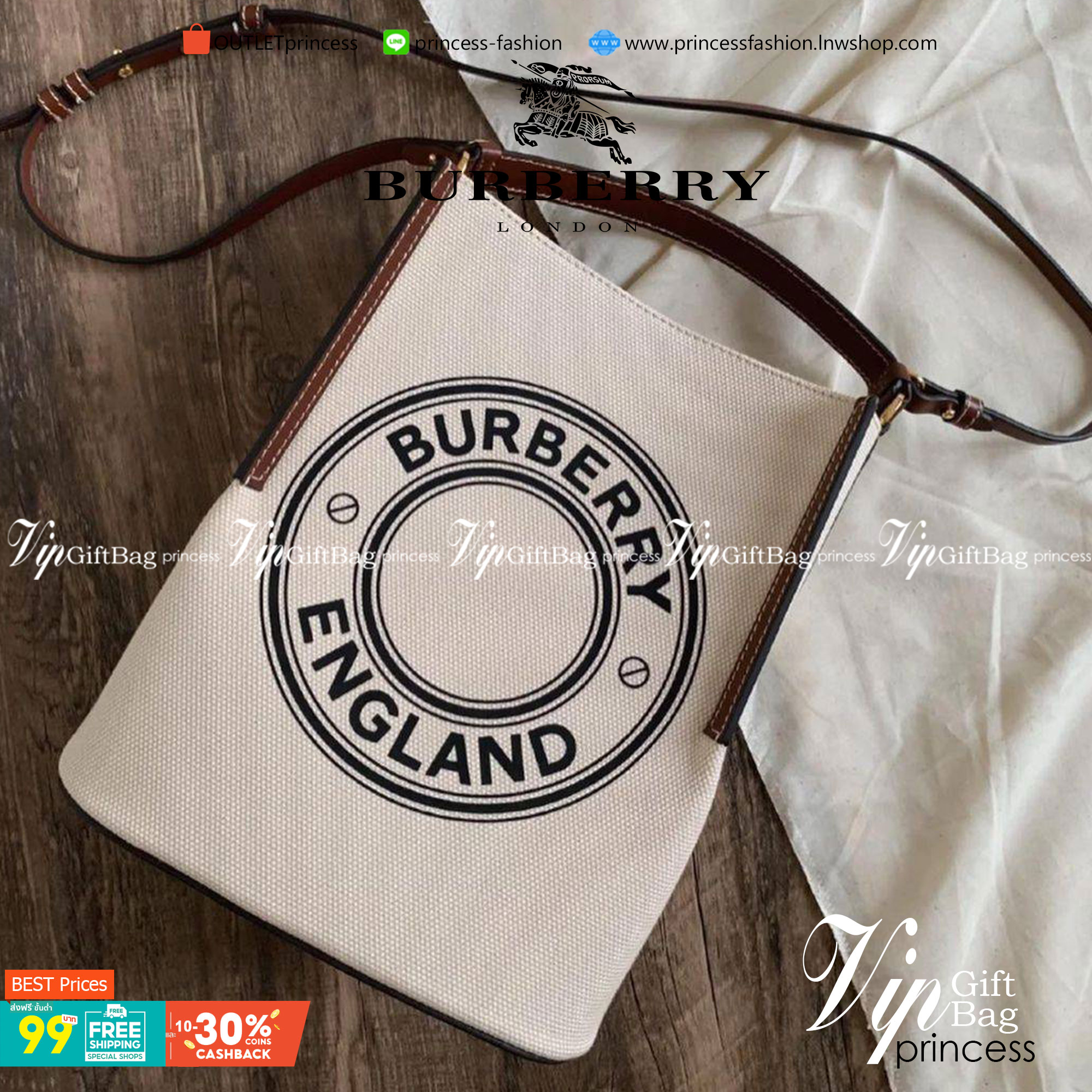 BURBERRY FRAGRANCES CROSSBODY BUCKET BAG วัสดุ Canvas & Leather สวยหรูอยู่ทรงมาพร้อมกระเป๋าคลัชใบเล็กสีน้ำตาลเข้าชุด ภายในโล่งกว้างและจุ สามารถใส่กล้อง มือถือ ของใช้ได้เยอะ มือจับ