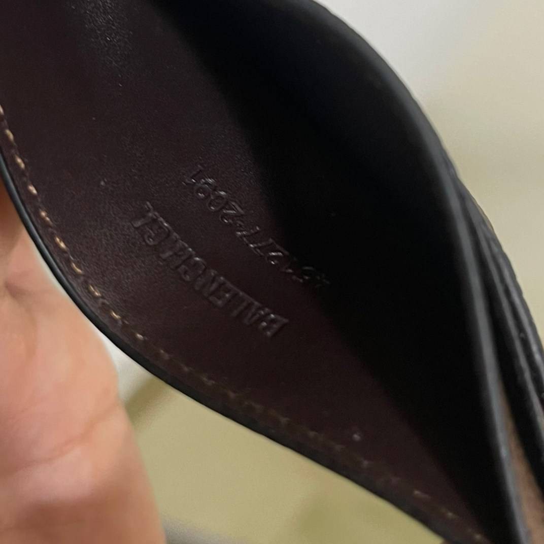 หนังแท้ Gucci X Balenciaga Card Holder The Hacker Project มาแล้วจ้า ฮิตมาก อย่าตกเทรนน้าา ใช้ได้ทั้งหญิงชาย งานหนังแท้สวยมากค่ะ ยิ่งใช้หนังยิ่งสวย พร้อมส่งที่ไทย ภาพสินค้าถ่ายจากงานขายจริง ใช้งานต่างประเทศได้