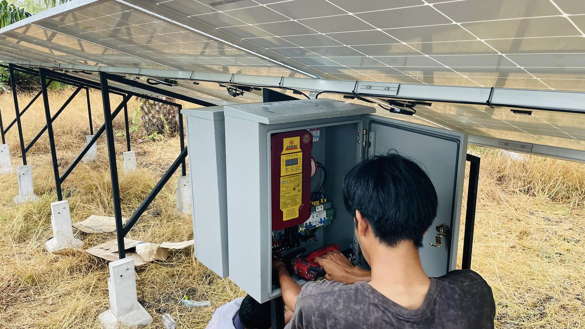 ชุดซัมเมิสปั้มบาดาล ขนาด 3 แรงม้า สวนปาล์มน้ำมัน