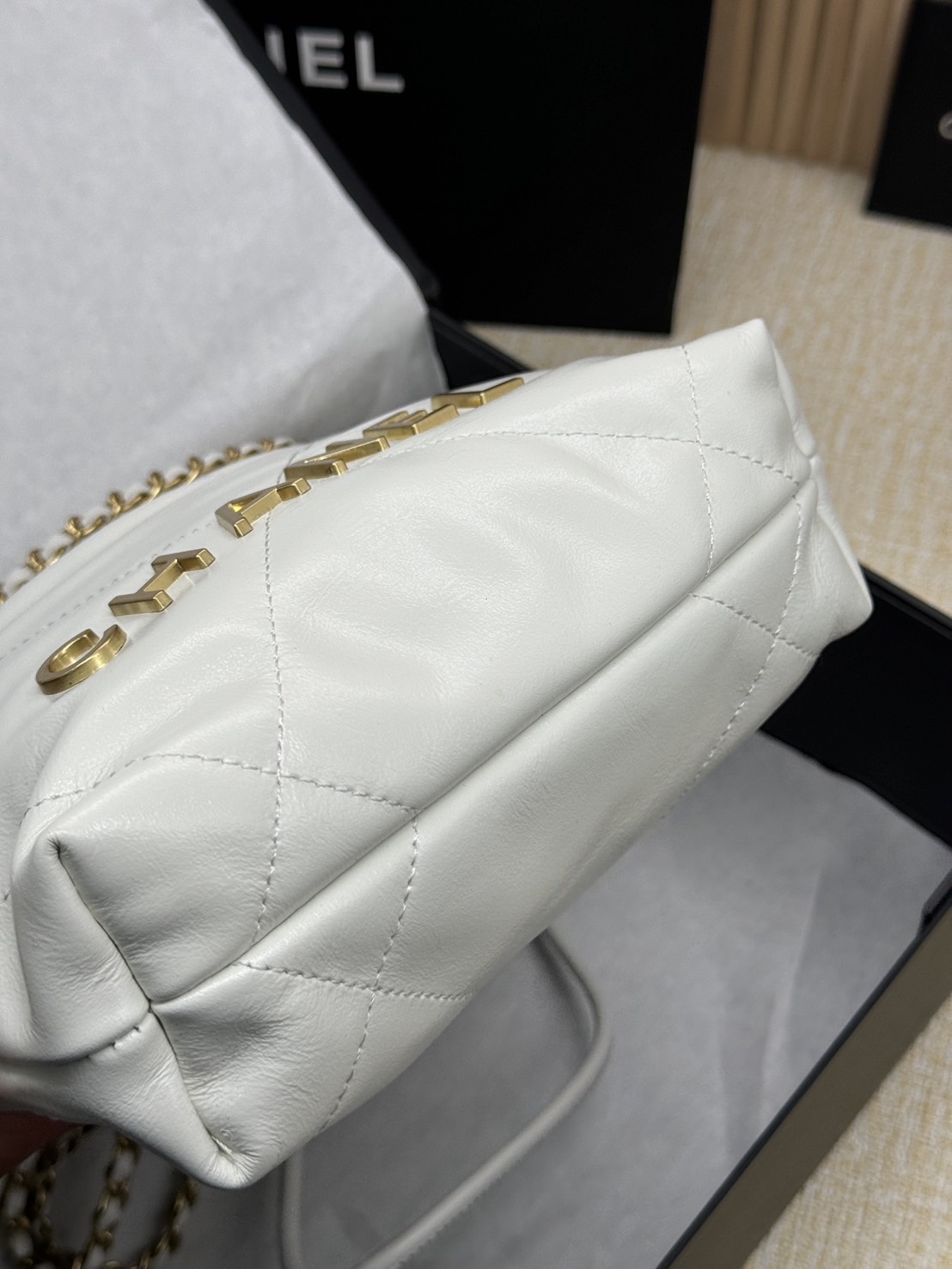 Chanel 22 Mini Handbag With Pearl Chain กระเป๋าทรงโท้ท เกรดออริ สลับแท้ 1:1 ใช้งานต่างประเทศได้