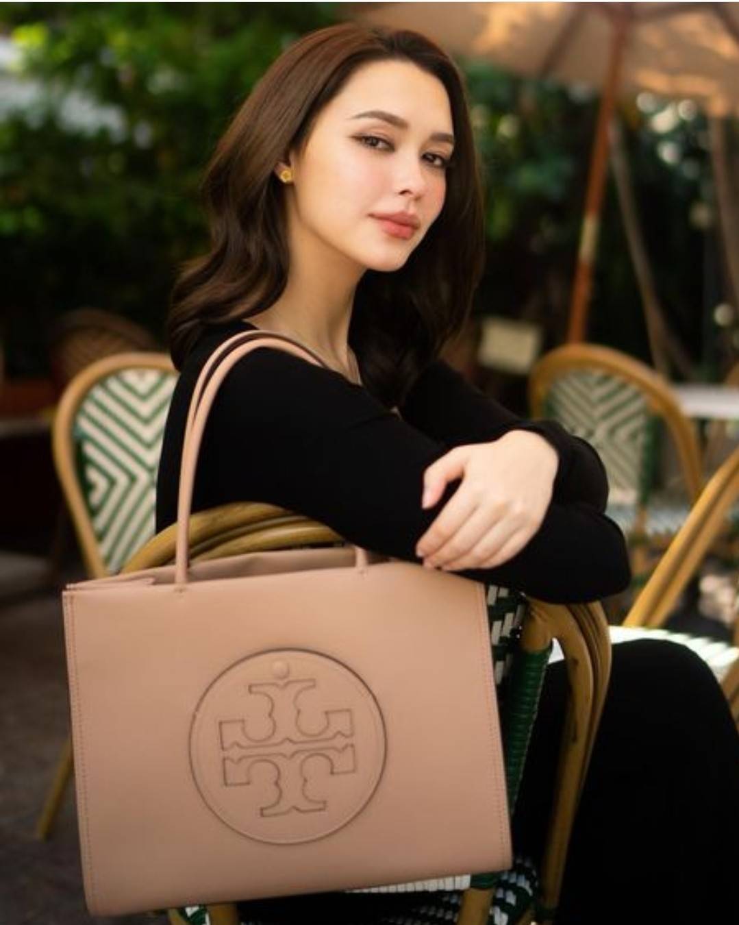 TORY BURCH ECO ELLA TOTE BAG / TORY TOTE BAG พร้อมส่ง 3 สี กระเป๋าสะพายทรงโท้ท ขนาดกำลังสวย จุของได้เต็มที่ รูปทรงคลาสสิคชวนใช้ โดดเด่นด้วย patch โลโก้ คอลเลคชั่นน้องใหม่ ส่งมาให้สาวๆได้ใจฟูอีกหนึ่งไอเท็ม