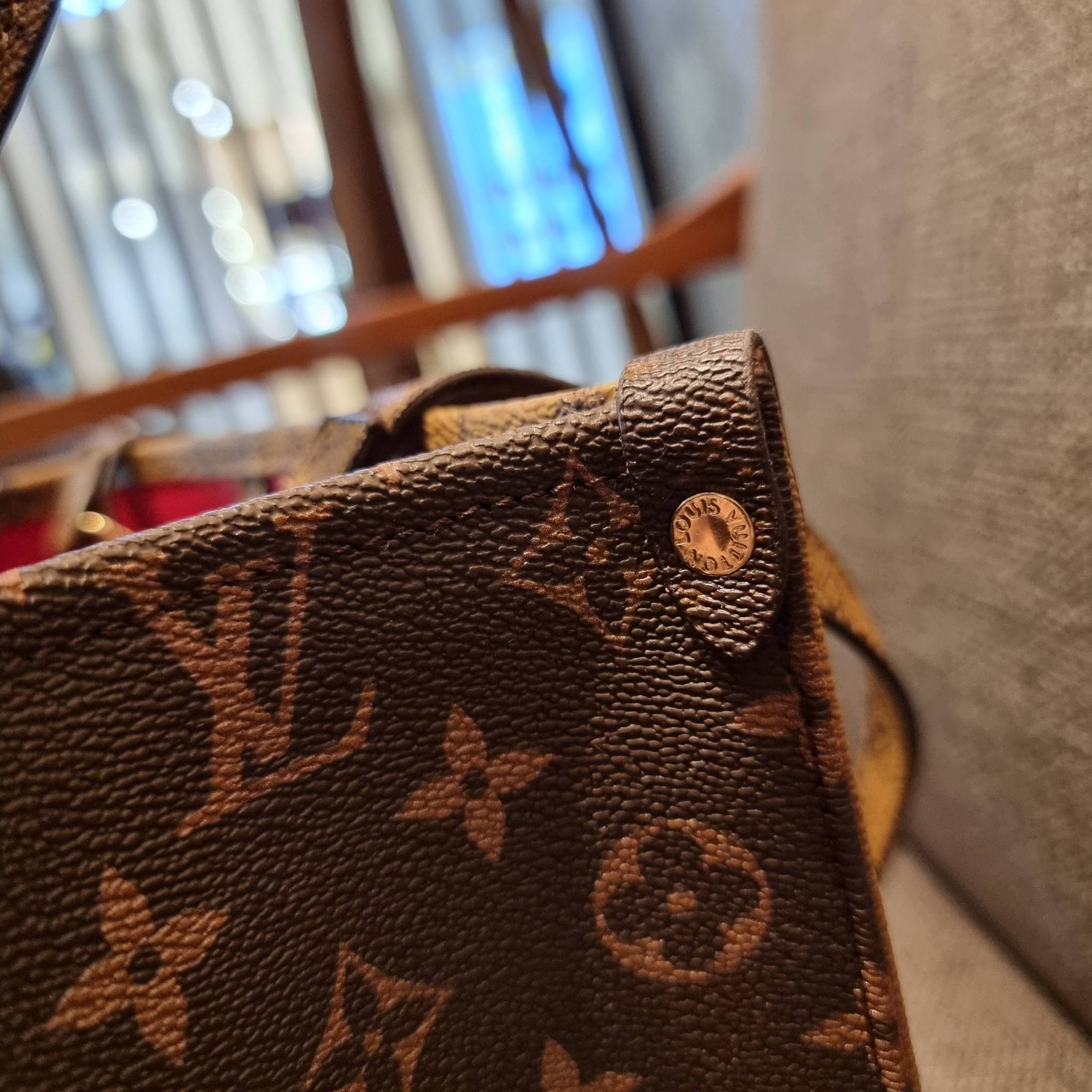 LV crossbody tote bag 10" 16" สเปเชี่ยล gift box set ในราคาที่แสนดี น่าคบหา!! สุดคุ้มและสวยที่สุดยันกล่อง!! ได้ไปยังไงต้องร้องว้าว!! กระเป๋าทรงโท้ทที่สาวๆตามหา ดีไซน์คลาสสิค ผู้ดี หรูหรา โทนสีใช้งานง่าย ได้ทุกลุค ทุกสไตล์ วัสดุหนังแคนวาสคุณภาพ ม