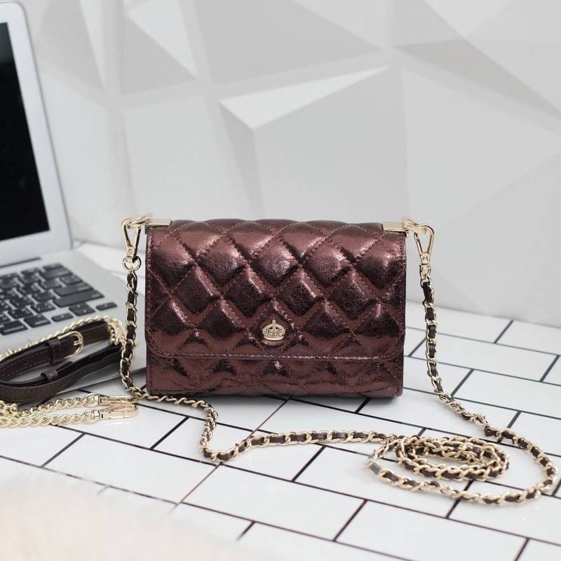 รุ่นขายดีที่สุด ** รอบใหม่ **หนังวัวแท้ สวย นิ่มมากๆค่า และ ปักลายตารางออกมาสวยมาก ** KEEP รุ่น Florence Flat bag ตัวกระเป๋าหนังแท้ นิ่ม-ตึง สุดๆ รุ่นนี้ จะมี 2 ขนาด คือ mini และ classic ไซด์