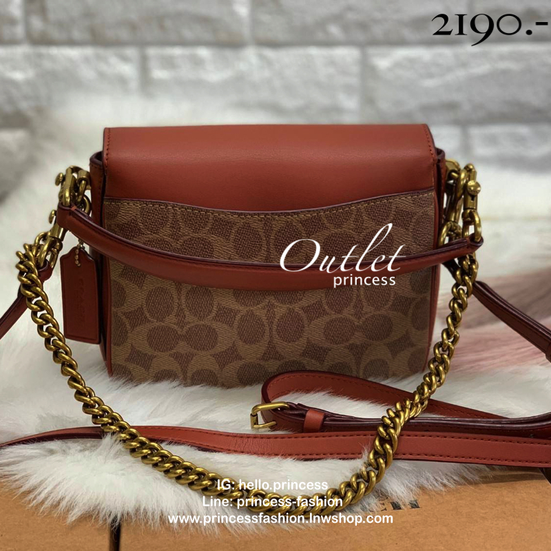 COACH CASSIE CROSSBODY 19 IN SIGNATURE BAG 💋สวย คลาสสิค ดูดีมีระดับมากๆค่ะ!! กระเป๋าแบบหิ้วได้//คล้องไหล่ได้//สะพายข้างหรือครอสบอดี้ร์ได้ วัสดุหนังแท้ทั้งใบอย่างดีค่ะ เปิดปิดกระเป๋าแบบหมุนล็อค ภายในแบ่ง3ช่อง แต่ละช่องกว้าง สามารถใส่กระเป๋าเงินใบกล