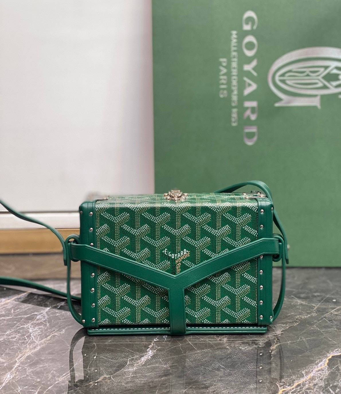 ORI หนังแท้ | Goyard Minaudière Trunk Bag กระเป๋าสะพายทรงแมสเซ็นเจอร์ เป็นคลัตช์ได้ในใบเดียว น้ำหนักเบา ทรงกล่องดีไซน์ใช้งานง่าย สวยหรู