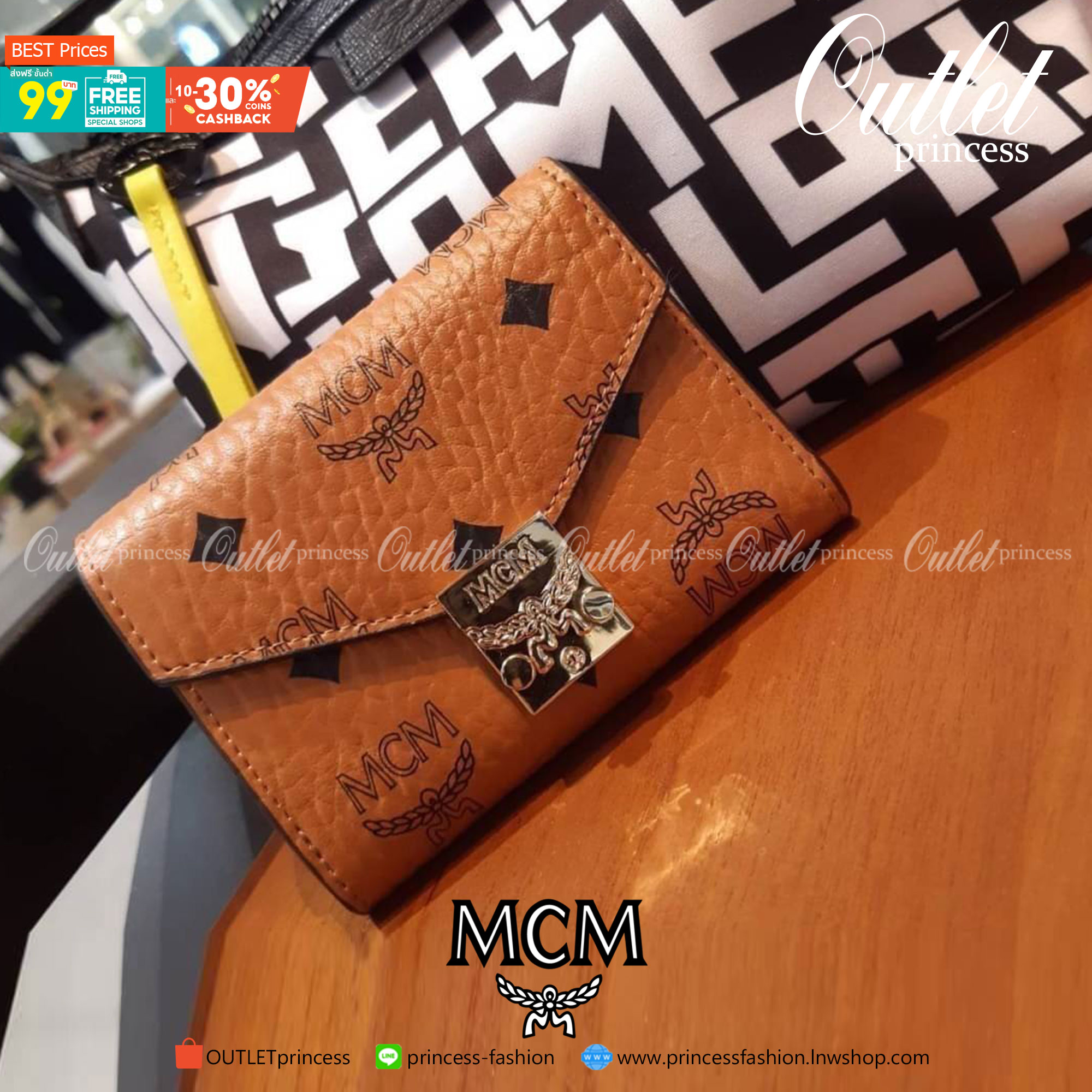 M.C.M PATRICIA THREE-FOLD WALLET IN VISETOS กระเป๋าสตางค์ใบเล็ก รุ่นฝาพับ unisex ใช้ได้ทั้งหนุ่มๆและสาวๆน้า ใช้งานง่าย ด้วยกระดุมโลโก้ พกพาง่าย วัสดุหนังแคนวาสคุณภาพดี ภายในเป็นหนังแท้ นิ่ม สวย ใส่บัตรได้เยอะ ใส่ธนบัตรได้ทุกชนิด ในช่องมีที่ใส่บัตรพิเศษภาย
