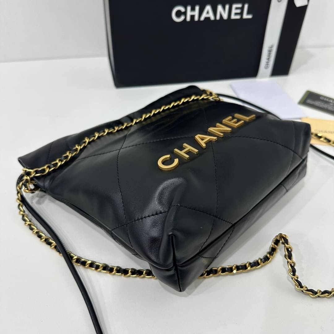 CHANEL 22 MINI HANDBAG Shiny Calfskin & Gold-Tone Metal พร้อมส่ง เกรดออริจินอล สลับของแท้ ใช้งานต่างประเทศได้ ภาพถ่ายจากงานขายจริง