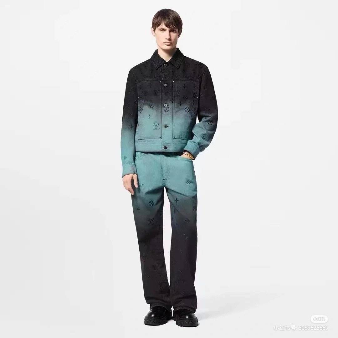 LV JACKET JEAN DENIM เสื้อแจ็คเก็ตยีนส์ฟอกไล่สี แบรนด์หรู เนื้อผ้าอย่างดี สวยงาม มีป้ายแท็กที่คอเสื้อ ใส่ได้ทั้งผู้หญิง/ผู้ชาย 🧡เกรดท็อปออริ เกรดดีสุด