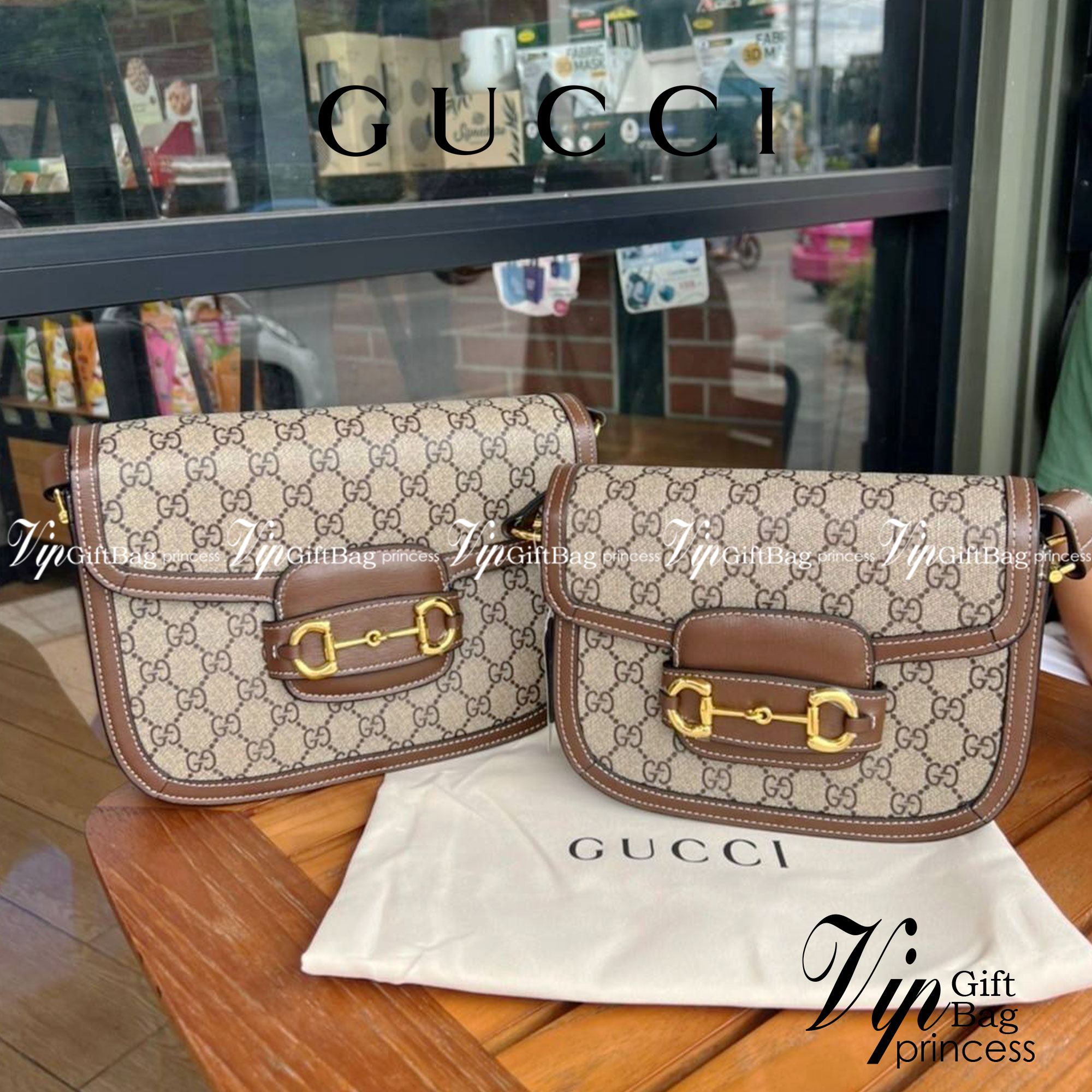 Gucci Horsebit Shoulder Bag กระเป๋าสะพายไหล่ วัสดุผ้าใบ GG Superme ตัดแต่งหนังแท้ สายสะพายไหล่ปรับระดับได้ ด้านในมี 1 ช่องซิป อะไหล่ทองหรูหรา ดาราเซเลปใช้เพียบ ไม่มีเอ๊า เรียบหรูดูแพงสุดๆค่า