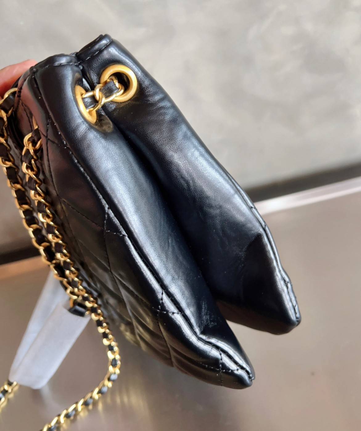 Chanel 24C bag / CHANEL WITH CHAIN / CHANEL Casual Style กระเป๋าสะพายหนังนิ่มลื่นเงาสวย Plain Leather Party Style Office Style