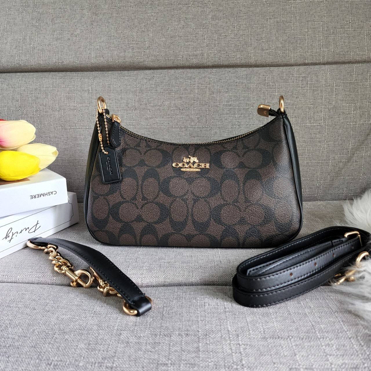 พร้อมส่งครบสี สวยทุกสีเลยค่า😘 ((CA173//CA209//CA548)) COACH TERI SHOULDER BAG 🔹กระเป๋าทรงพอช ในรูปแบบหนังแท้ หนังนิ่มสวยมากค่ะ