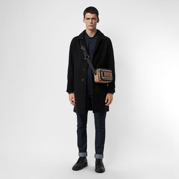 พรีเมี่ยมกิ๊ฟแท้ 100% 】สำหรับคุณผู้ชาย มีมาให้ช็อปแล้วค่ะ!!! 🇬🇧 NEW ARRIVAL! BURBERRY CROSSBODY BAG VIP GIFT WITH PURCHASE (GWP) พรีเมี่ยมกิ๊ฟ Limited Edition