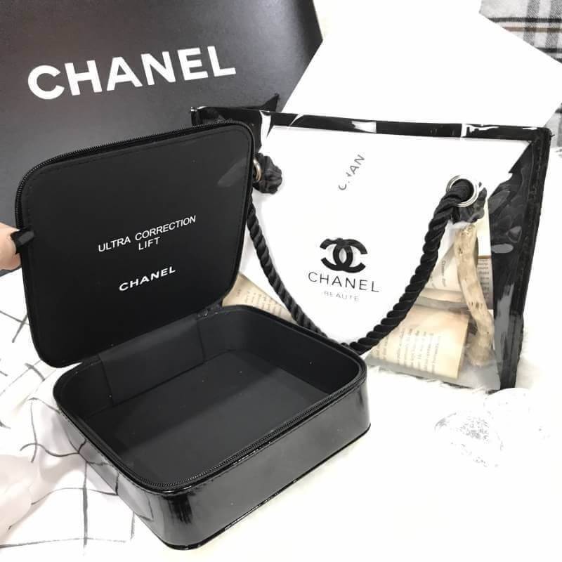 Chanel VIP Beaute Clear Transparent Cosmetic Bag & Chanel Cosmetic Hard Case Square With Zip ReStock..Best Seller!!! ซื้อ1ได้ถึง2ใบ...SET หายาก Vip. gift ของแท้ Limited Edition จากผลิตภัณฑ์ Chanel Lelift จากเคาเตอร์ต่างประเทศ ราคาสุดคุ้ม มาพร้อมถุงพลาสติก
