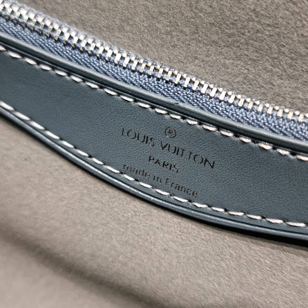 LV diane monogram washed denim bag ใหม่ล่าสุด กับกระเป๋าทรงสุดฮิต คลาสสิคและเป็นอีกหนึ่ง signature ที่มาในรูปแบบ washed denim สวยดูแพงสุดๆ