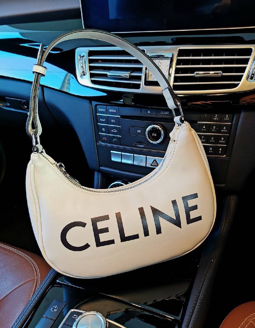 พรีเมี่ยมกิ๊ฟแท้ 100% 】CELINE SHOULDER BAG VIP GIFT WITH PURCHASE (GWP) พรีเมี่ยมกิ๊ฟ Limited Edition จาก CELINE HAUTEPARFUME DUTYFREE COUNTER